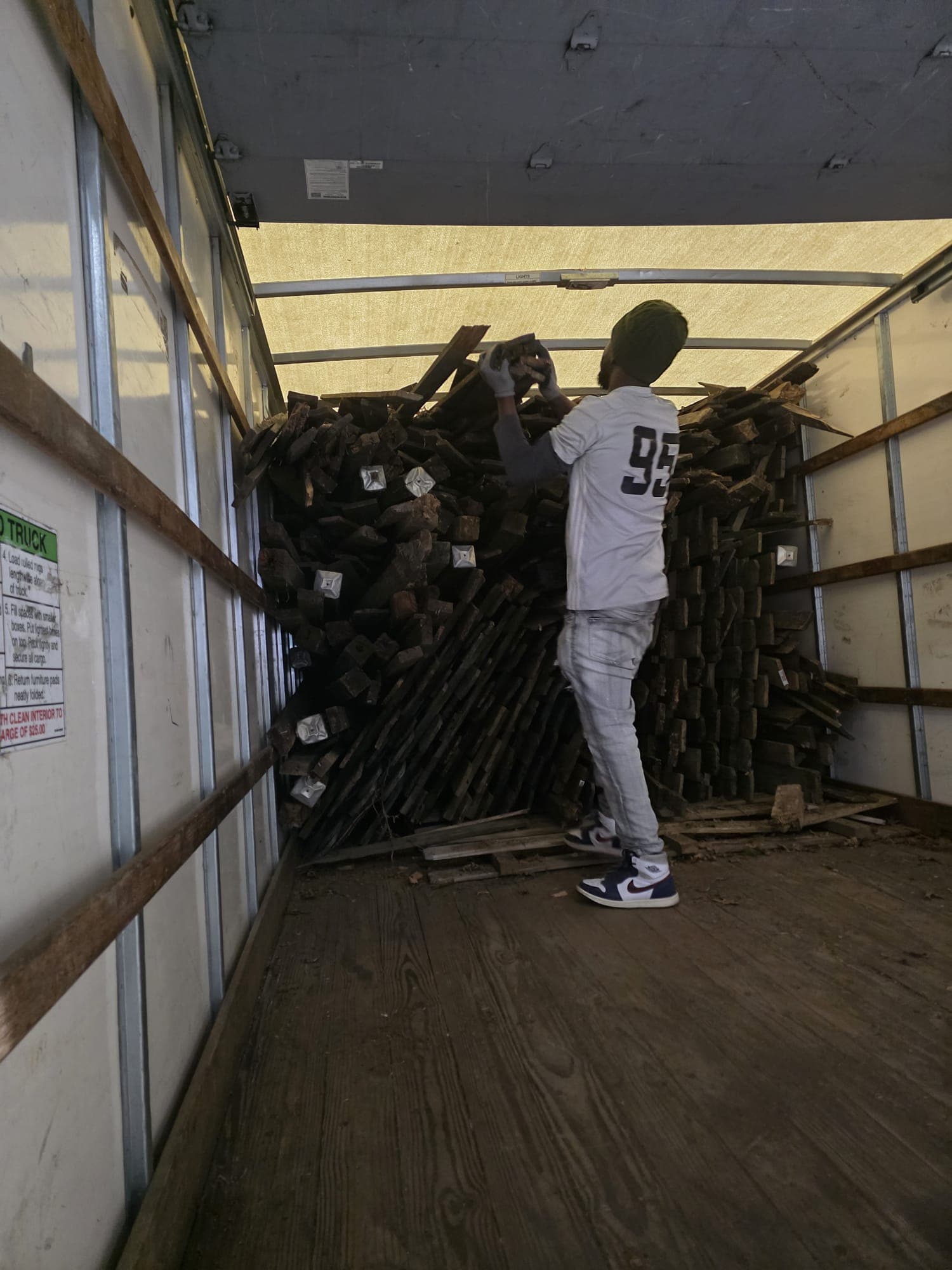 Elvisco Moving Gallery