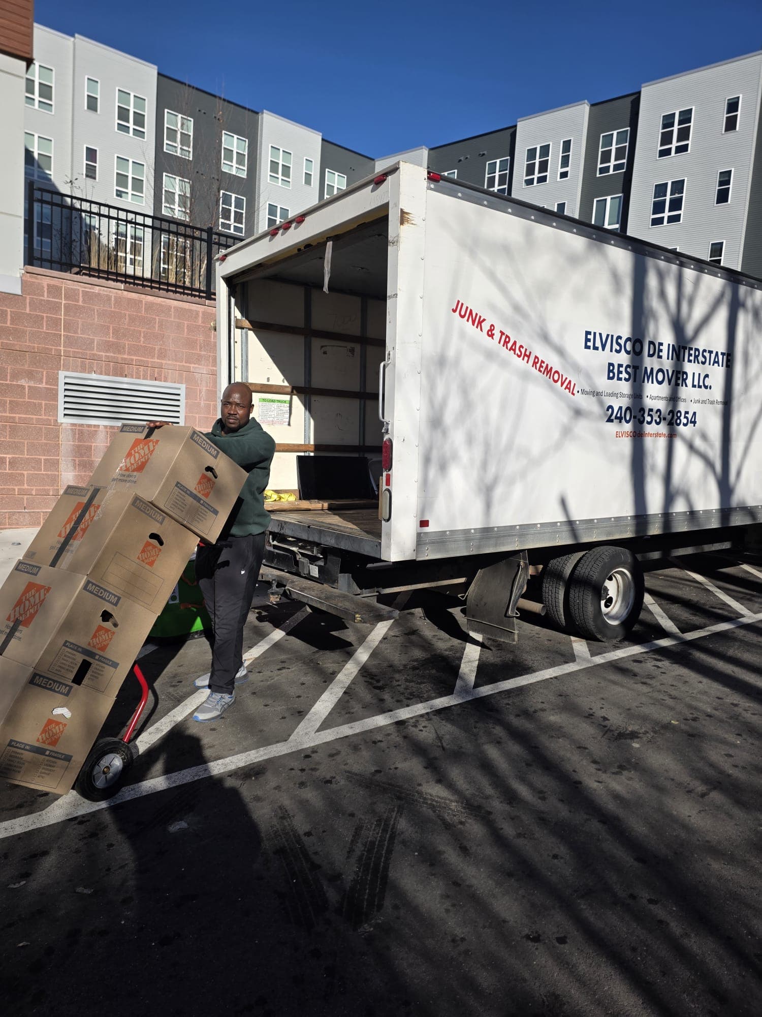 Elvisco Moving Gallery