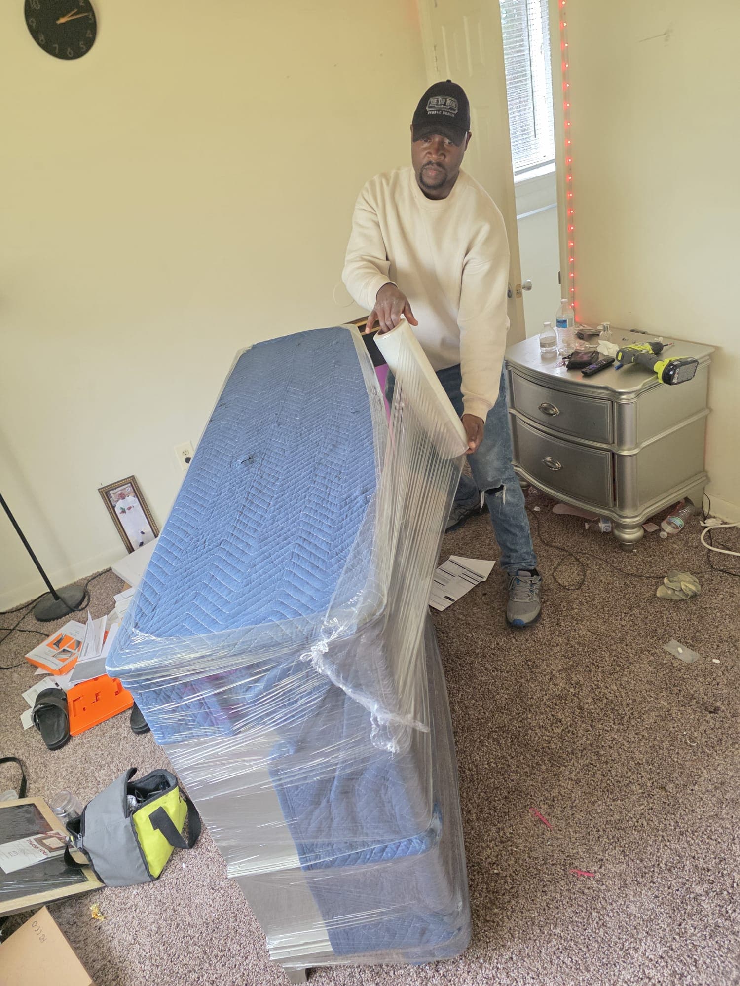 Elvisco Moving Gallery