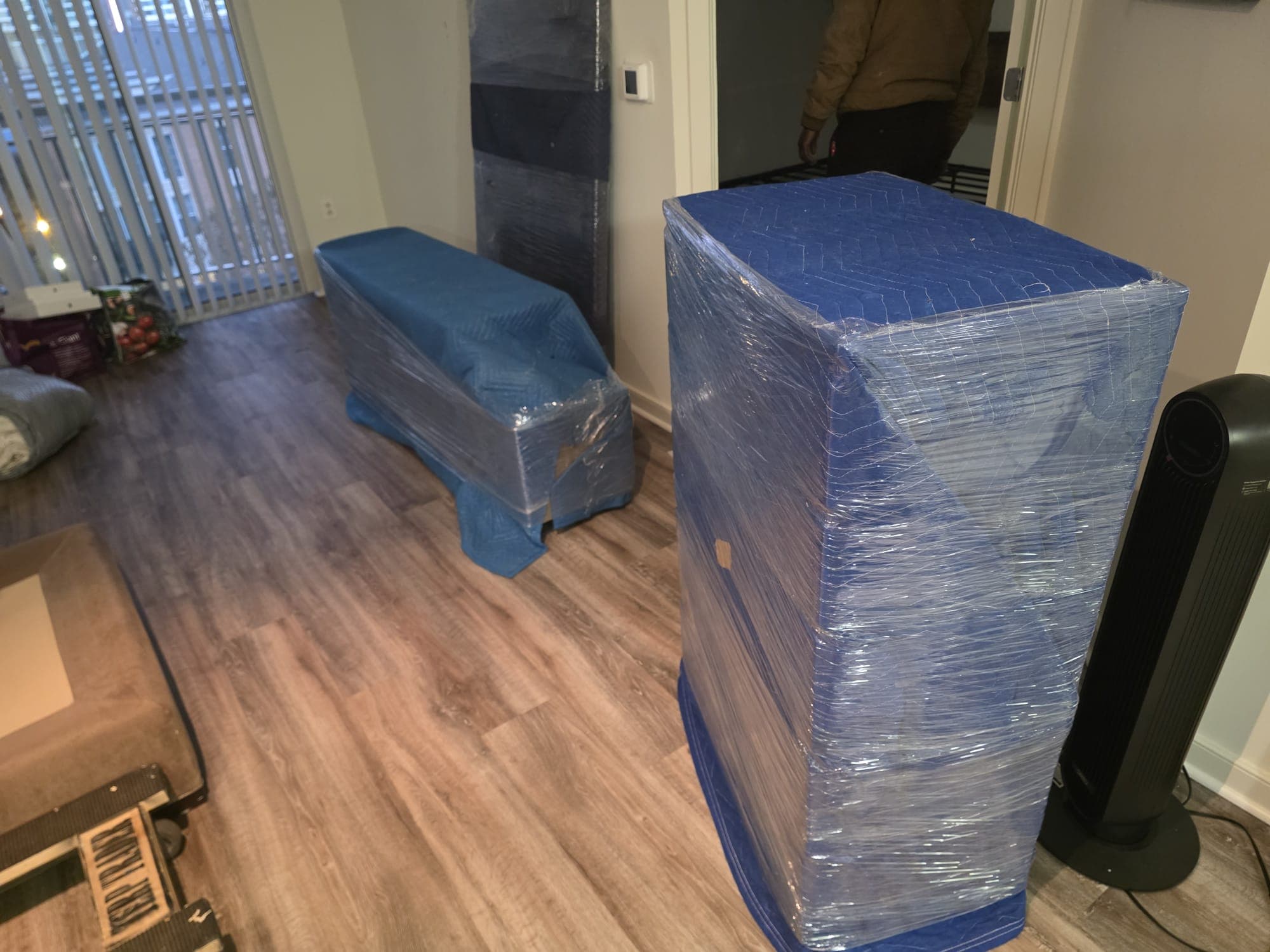 Elvisco Moving