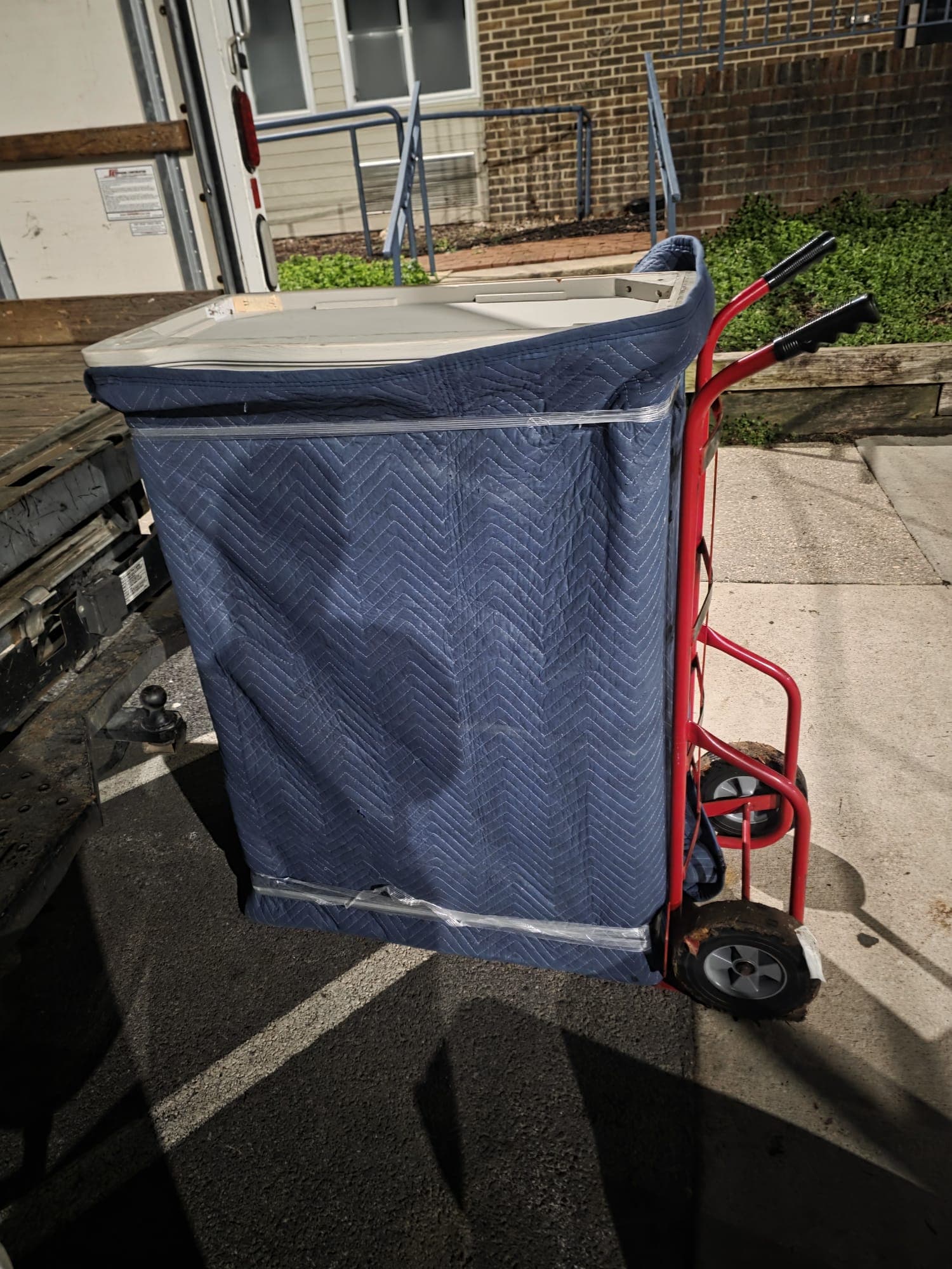 Elvisco Moving Gallery