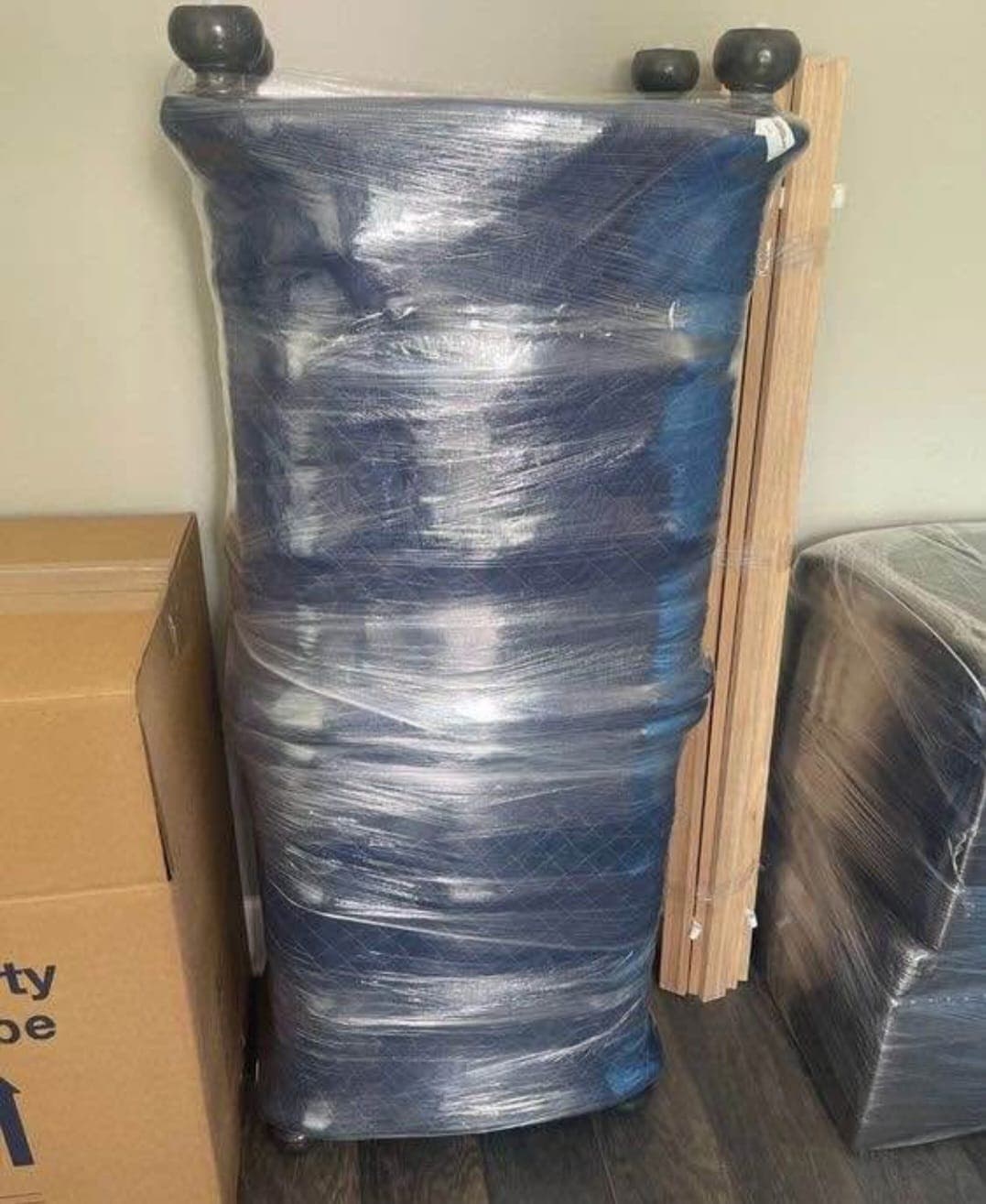 Elvisco Moving